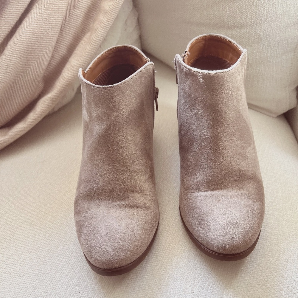 Soda Women Small Short Heels Ankle Boots Side Zipper Booties Beige 7.5M